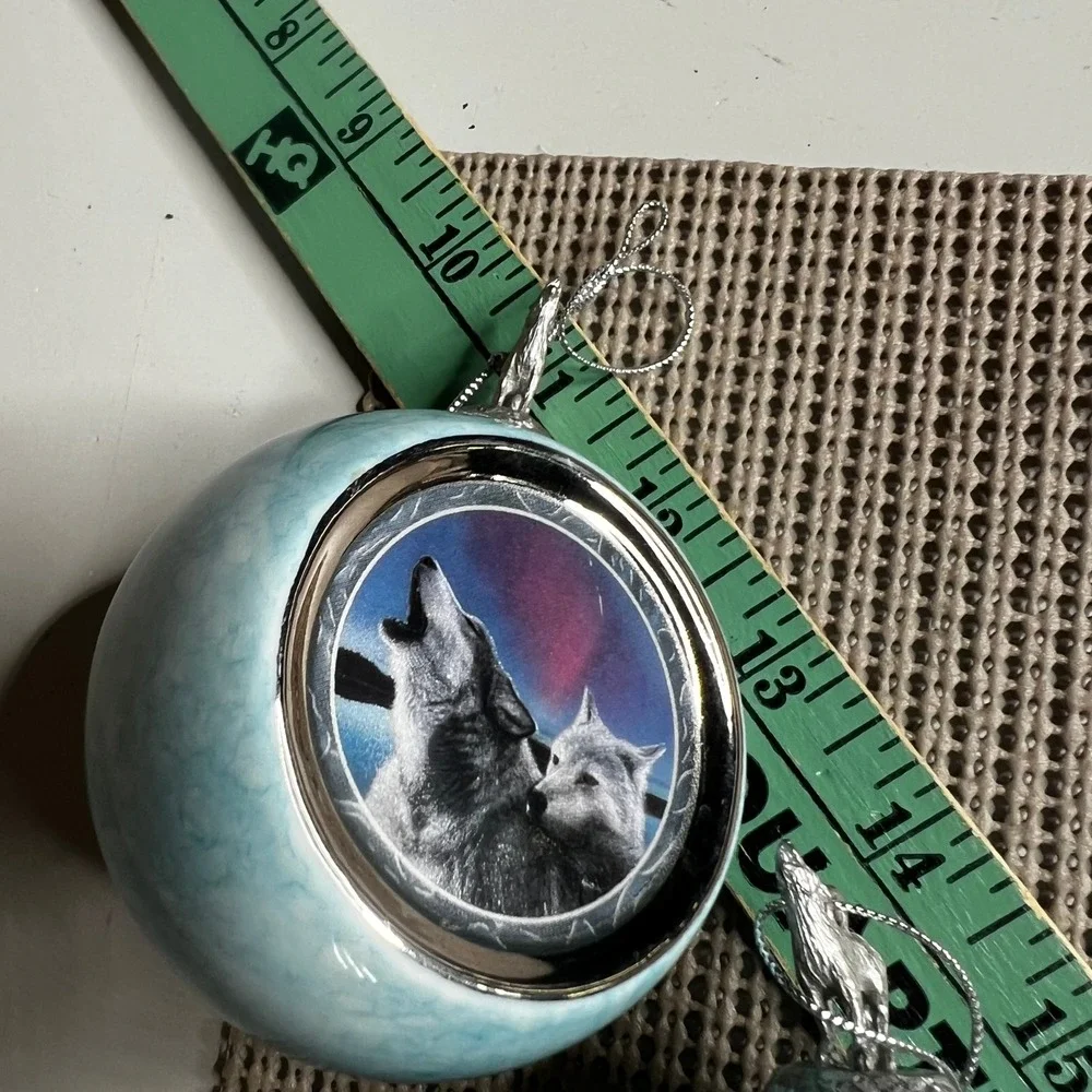 Bradford Editions Wolf Ornaments Shadow Spirits Moon Glow 1998 Set of 2 Blue